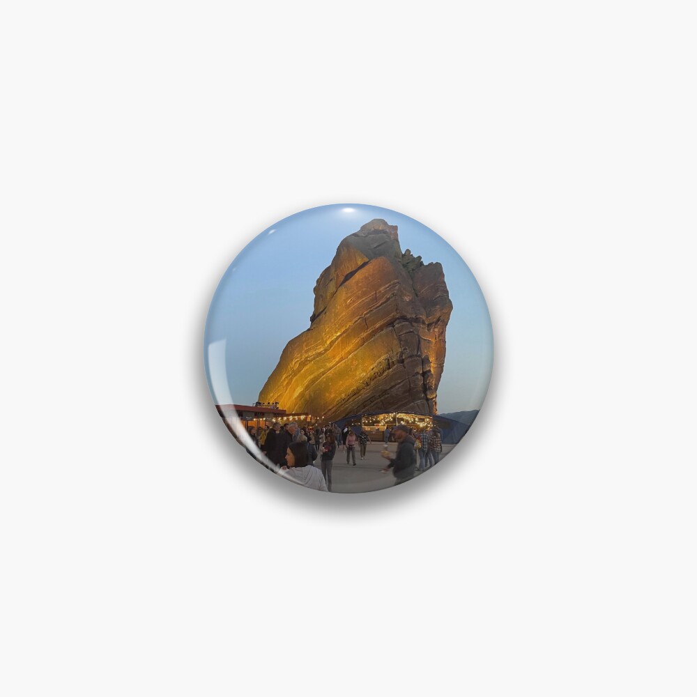 Aperçu de l'œuvre Badge créée et vendue par amandaaaplease.