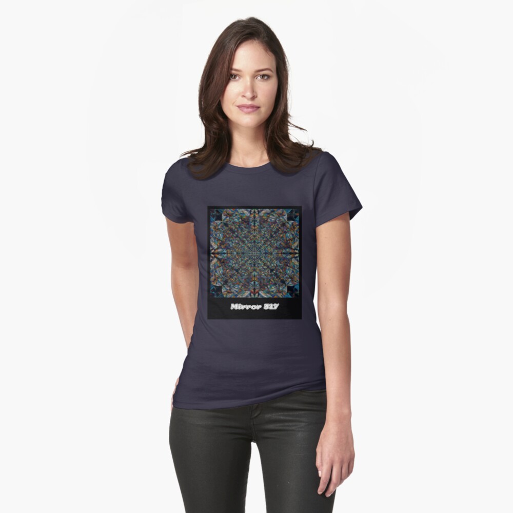 Aperçu de l'œuvre T-shirt moulant créée et vendue par oduchossoir.