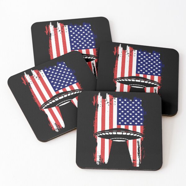 Artikelvorschau, UFO Alien Entführung 4. Juli Geschenk USA Flagge Alien, Lustiges Retro Aliens Design Geschenk entworfen und verkauft von ArtByKatti.