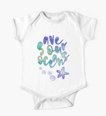Save The Oceans, Calligraphy / Typography. Watercolor Illustration. Baby Body Kurzarm