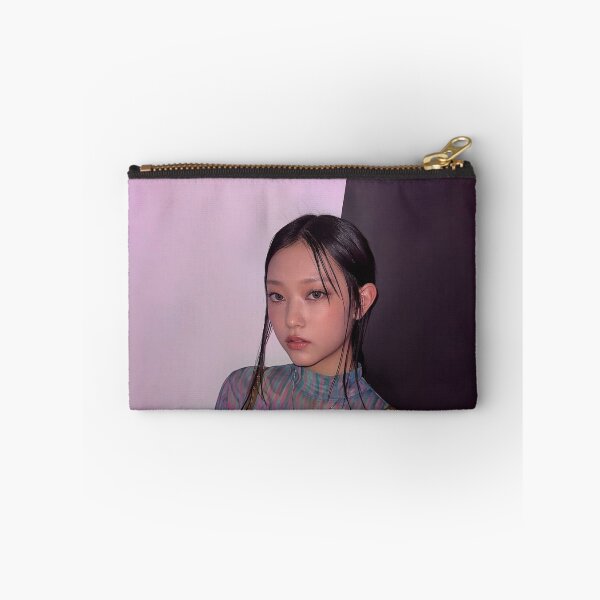 Artikelvorschau, Haerin Super Shy Cool mit dir ETA Neuer Zip entworfen und verkauft von Valereekmerch.