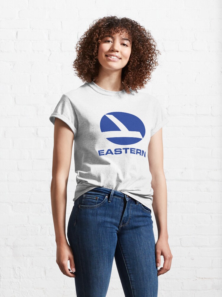 Vista alternativa de Camiseta clásica y fue encabezado por el as volador de la Primera Guerra Mundial Eddie Rickenbacker en sus primeros años. Tuvo casi un monopolio en los viajes aéreos entre Nueva York y Florida desde la década de 1930 hasta la década de 1950 y dominó este mercado durante