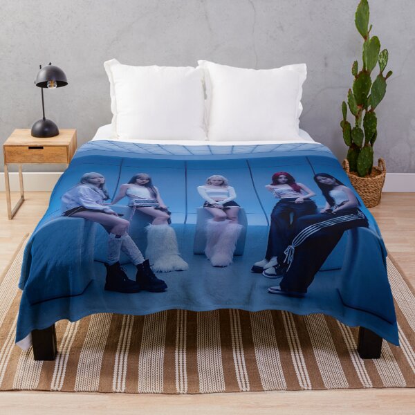 Item preview, LE SSERAFIM (KPOP) designed and sold by jaofnn.