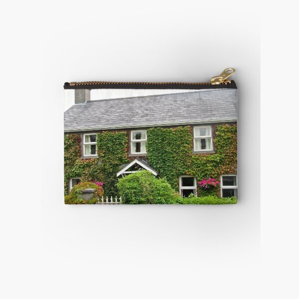 Artikelvorschau, Mit Efeu bedecktes Cottage in Crawfordsburn, Derry entworfen und verkauft von Shulie1.