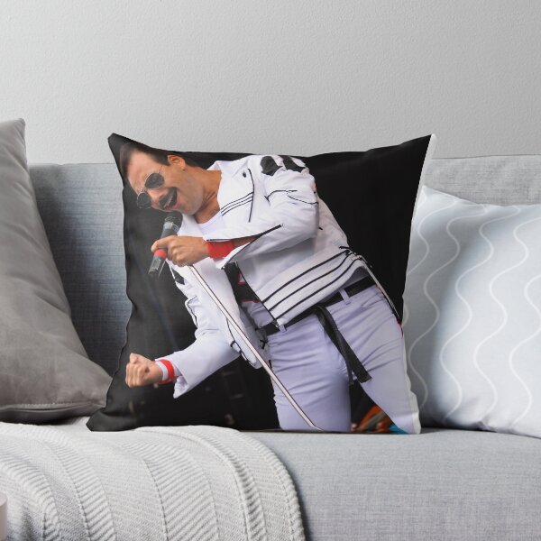 Dios Salve A La Reina Throw Pillow