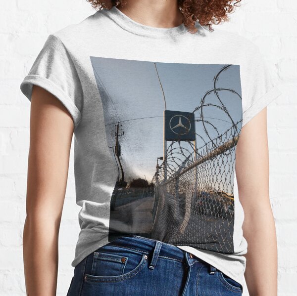 chain-link fencing Classic T-Shirt