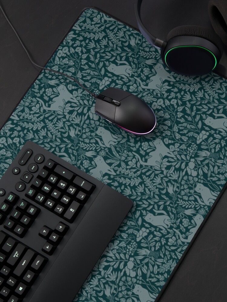 Aperçu 4 sur 5. Tapis de souris avec l'œuvre Chats victoriens et plantes d'été créée et vendue par kostolom3000.