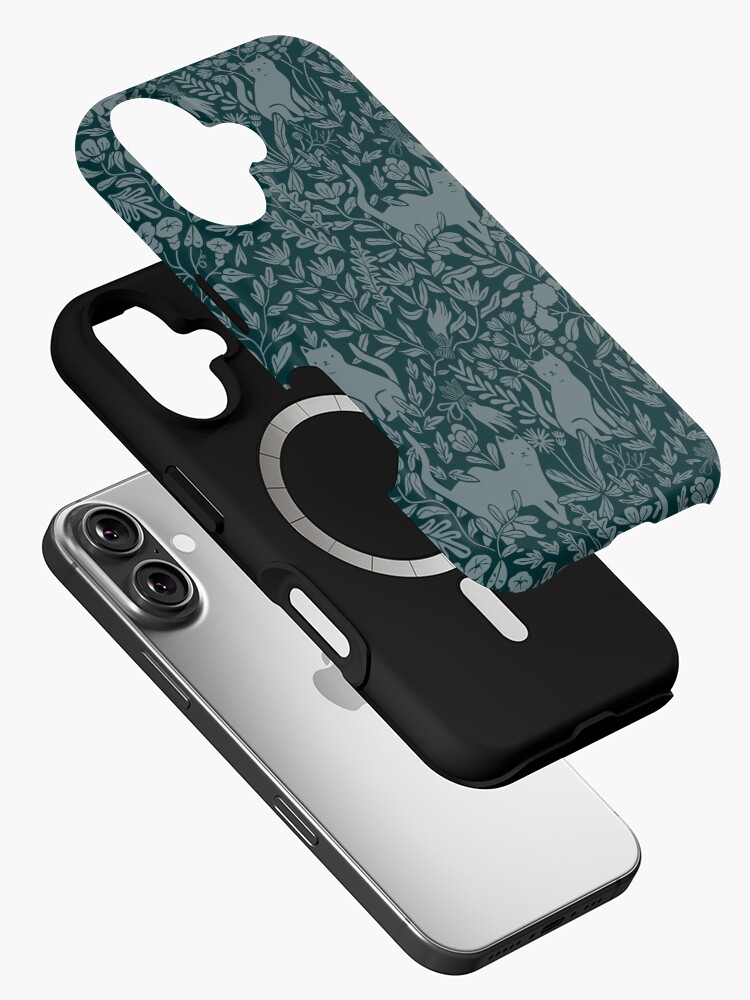 Aperçu 2 sur 4. Coque iPhone avec l'œuvre Chats victoriens et plantes d'été créée et vendue par kostolom3000.