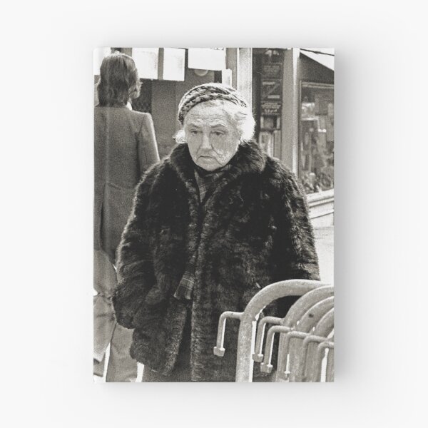 Item preview, vr 3655 / finition 2024 - Olivier Reporter Photo sur: 64 - Les Gens de Paris 1975 " Hollywood cinéma & la Rencontre Improbable de 3 Générations sur son Boulevard - Okaio-Umin Créations  designed and sold by o.okaïo.