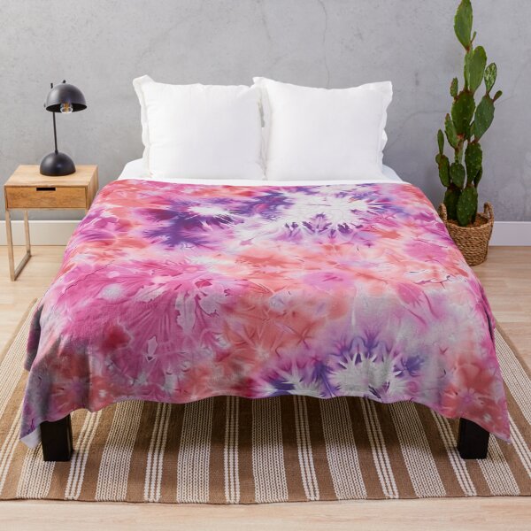 Artikelvorschau, Lebendiges Batikmuster für Batikliebhaber - Vintage Purple entworfen und verkauft von RoyalStarsPatts.