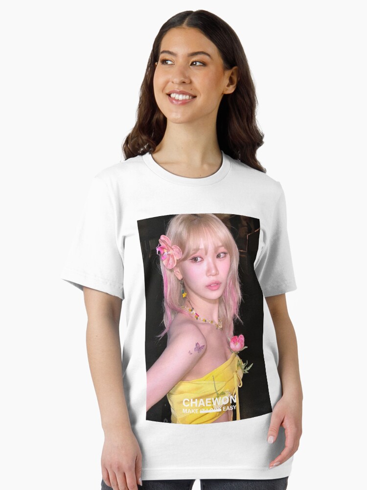 アイドル Peaches. LE SSERAFIM STAPLE S/S T-SHIRT s-l1200.png