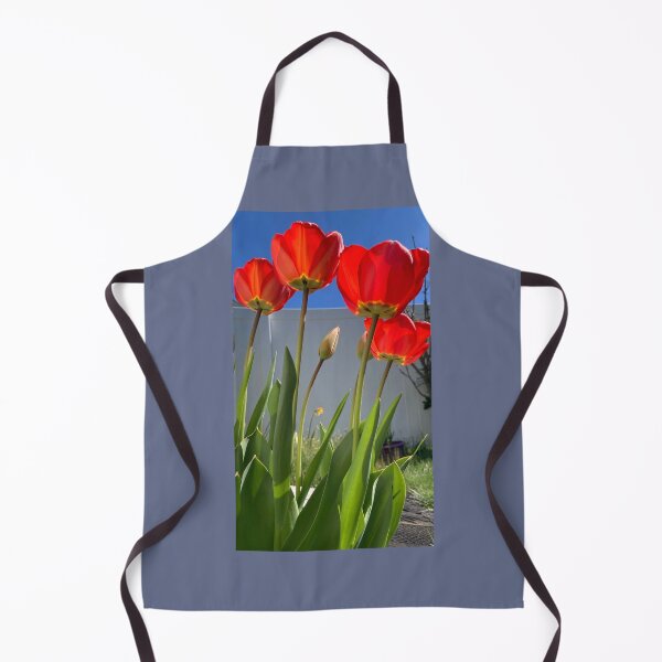 Artikelvorschau, Große rote Tulpen in meinem Garten entworfen und verkauft von Amanda1775.
