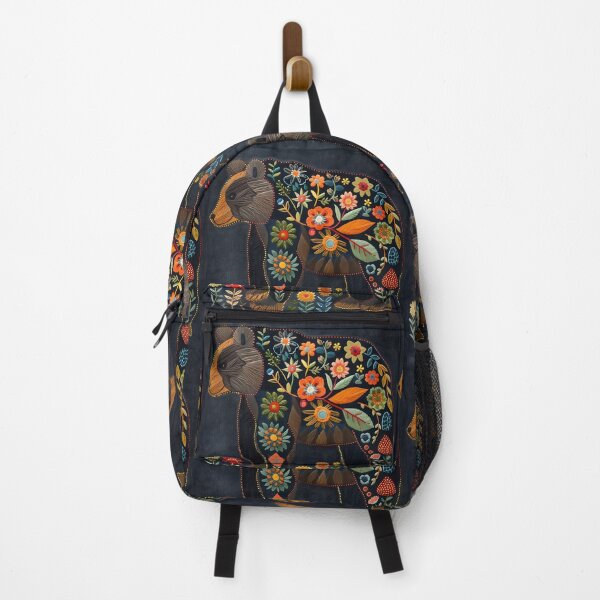 Aperçu de l'œuvre Broderie d'ours folklorique avec des fleurs créée et vendue par Folksy Living.