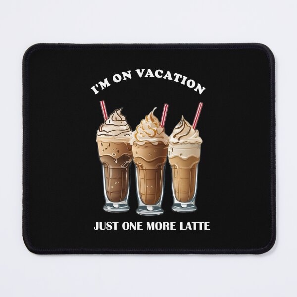 Artikelvorschau, Lustige Urlaubskaffee-Grafiken - Auf dem T-Shirt steht: Ich bin im Urlaub, nur noch ein Iced Latte. Bild von 3 köstlichen Lattes entworfen und verkauft von WhiteGothic.