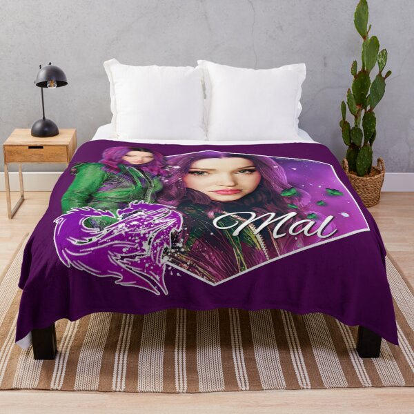 Mal Purple Beauty - Descendants 3 Throw Blanket