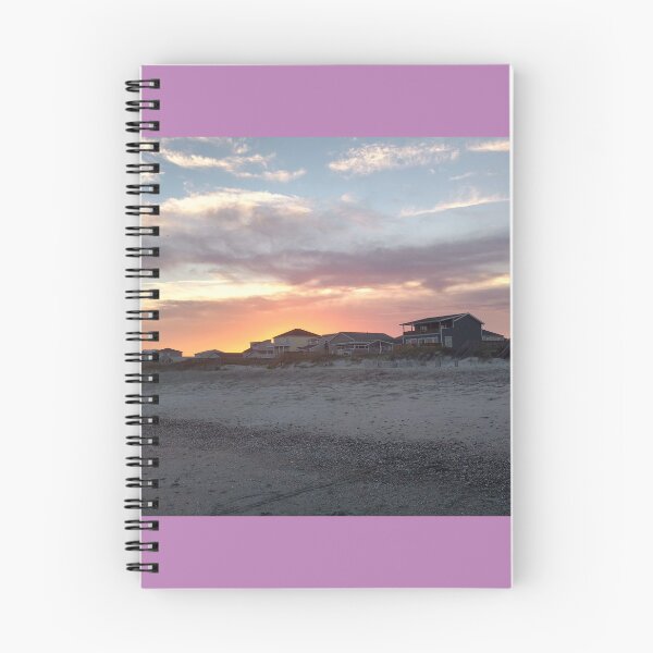 Aperçu de l'œuvre Coucher de soleil sur la plage créée et vendue par Olivia Wertheimer.