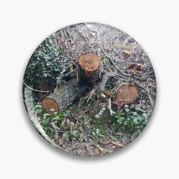 Item preview, #333 |☼| 3-Pronged Logs (Matlock Bath) designed and sold by Naean H.F. (Nez Man).