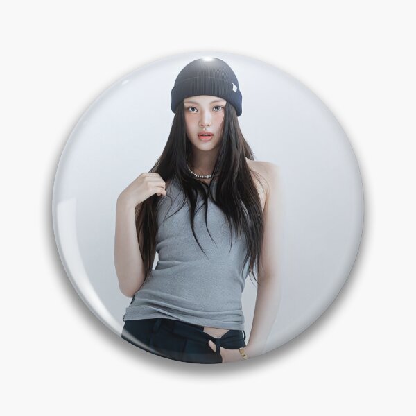 Artikelvorschau, Hyein Bubble Gum Super Shy Cool mit dir ETA Neue Zip entworfen und verkauft von Valereekmerch.
