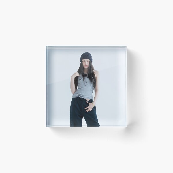 Artikelvorschau, Hyein Bubble Gum Super Shy Cool mit dir ETA Neue Zip entworfen und verkauft von Valereekmerch.