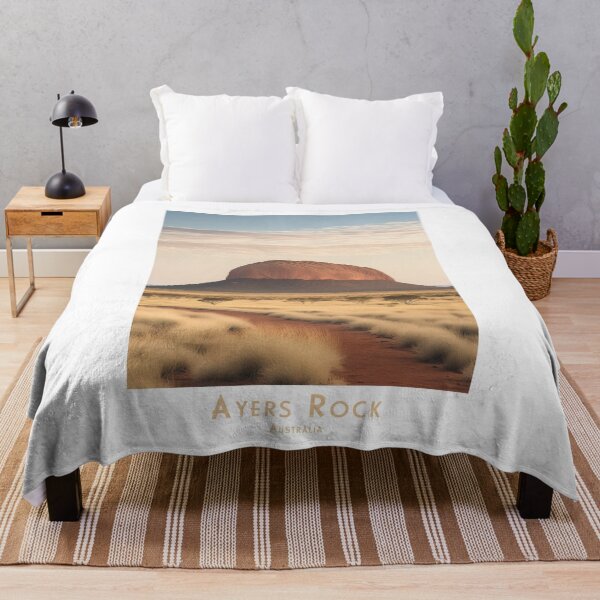 Artikelvorschau, Vintage Reiseplakat von Ayers Rock, Uluru – Retro Minimal Design für Natur- und Reiseliebhaber entworfen und verkauft von pod24.