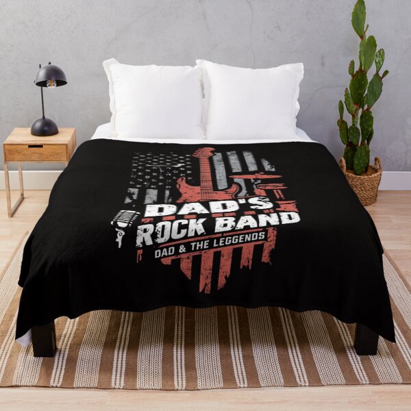 Artikelvorschau, Dad’s Rock Band T-Shirt – Vintage-Gitarre, amerikanische Flagge, Shirt für Musikliebhaber entworfen und verkauft von HOMEDESIGNPRINT.