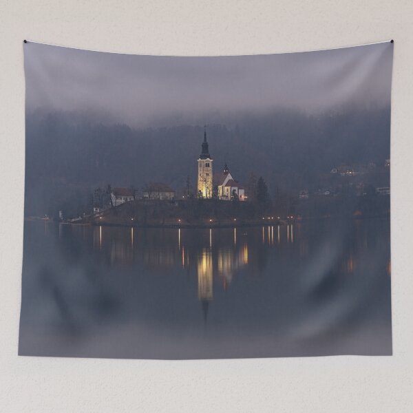Artikelvorschau, Misty Lake Bled bei Nacht entworfen und verkauft von rawshutterbug.