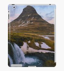 Kirkjufell, Grundarfjordur, Snaefellsnes, Island iPad-Hülle & Klebefolie