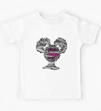 Schwarze Mädchen Magic Word Montage Kinder T-Shirt