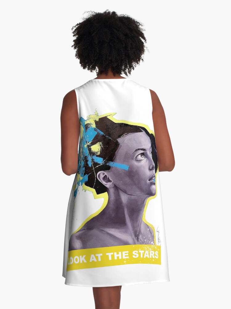 Aperçu 3 sur 4. Robe trapèze avec l'œuvre Visage de femme à la peinture créée et vendue par Aldarane.