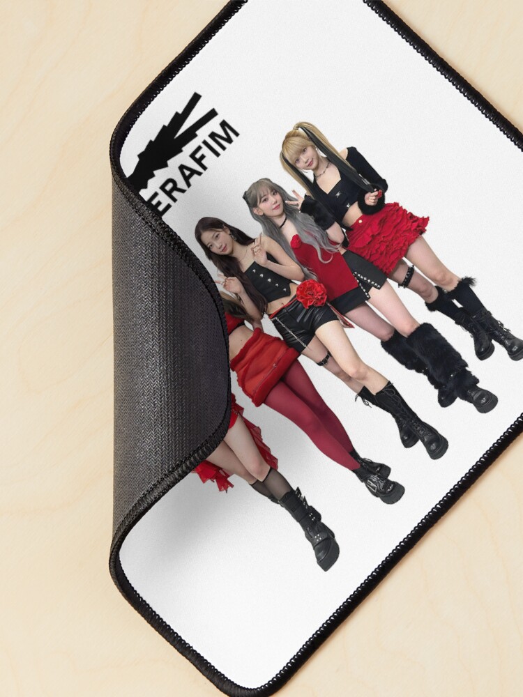 LE SSERAFIM (KPOP) Mouse Pad