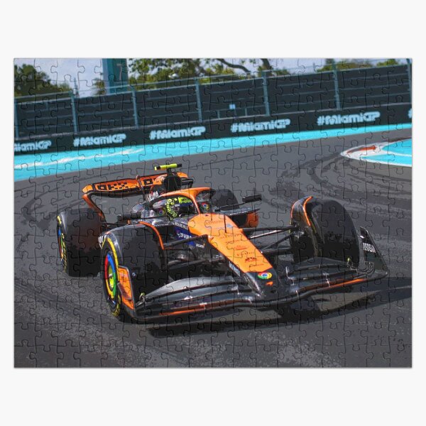 Vista previa del artículo con la obra «Lando Norris camino a su primera victoria durante el Gran Premio de Miami 2024 resumen», diseñado y vendido por Rodissimus1984.