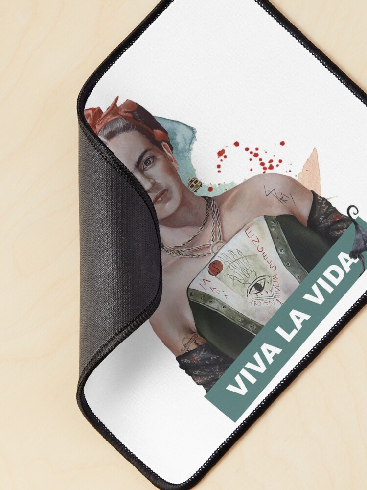 Aperçu 2 sur 5. Tapis de souris avec l'œuvre Portrait à la peinture de Frida Khalo créée et vendue par Aldarane.
