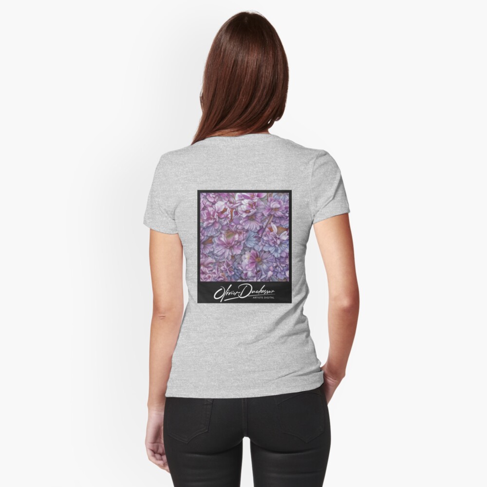 Aperçu de l'œuvre T-shirt moulant créée et vendue par oduchossoir.