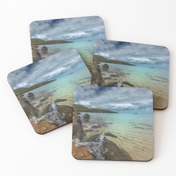 Artikelvorschau, Tropischer Strand mit Wellen auf Felsen im Paradies entworfen und verkauft von Penny Chadwick Photography.