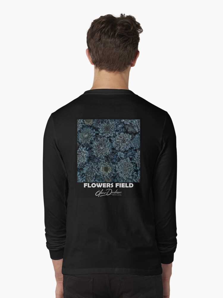 Aperçu 1 sur 5. T-shirt manches longues avec l'œuvre Flowers field 42 créée et vendue par oduchossoir.