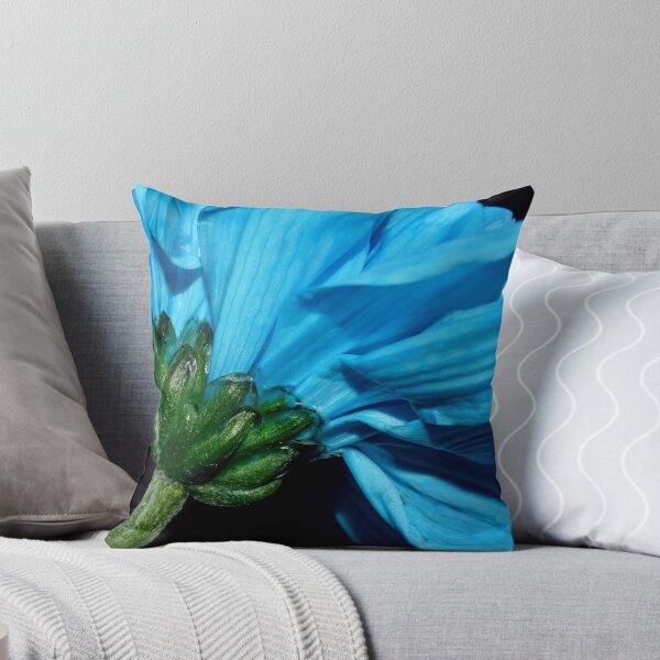 Aperçu de l'œuvre Blue Chrysanthemum créée et vendue par Sarah Couzens.