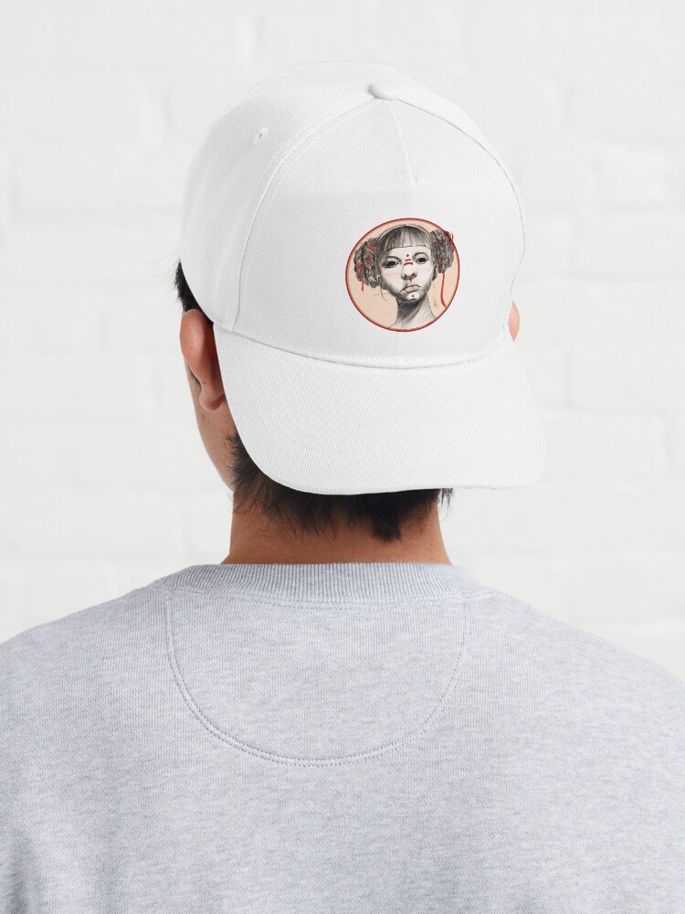 Aperçu 4 sur 7. Casquette avec l'œuvre Portrait de femme créée et vendue par Aldarane.