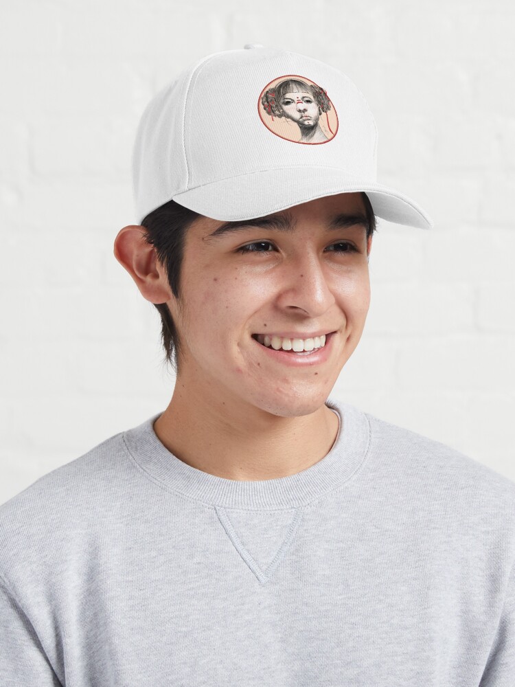 Aperçu 3 sur 7. Casquette avec l'œuvre Portrait de femme créée et vendue par Aldarane.