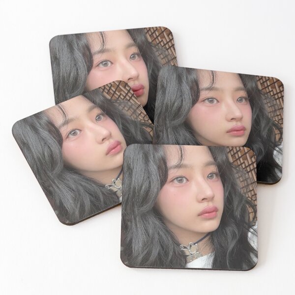 Artikelvorschau, Minji Bubble Gum Super Shy Cool With You ETA Neuer Reißverschluss entworfen und verkauft von Valereekmerch.