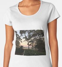 Beautiful scenery in Collaroy, NSW Women's Premium T-Shirt