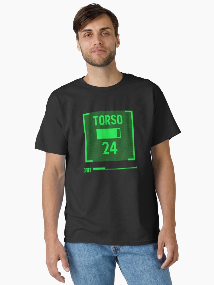 Imagen 1 de 7, Camiseta clásica con la obra V.A.T.S: apuntando al torso, diseñada y vendida por PufferArt.