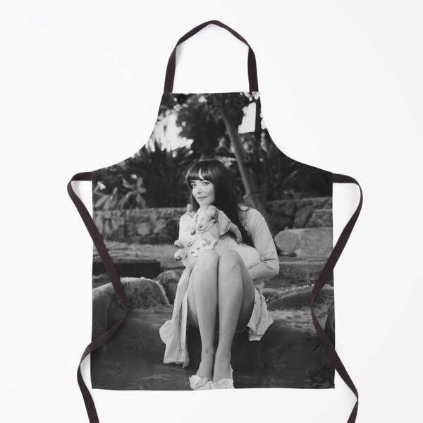 Artikelvorschau, Dakota Johnson entworfen und verkauft von PeacefulHShop.