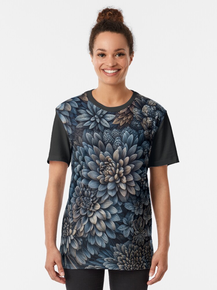 Aperçu 2 sur 5. T-shirt graphique avec l'œuvre Flowers field 48 créée et vendue par oduchossoir.