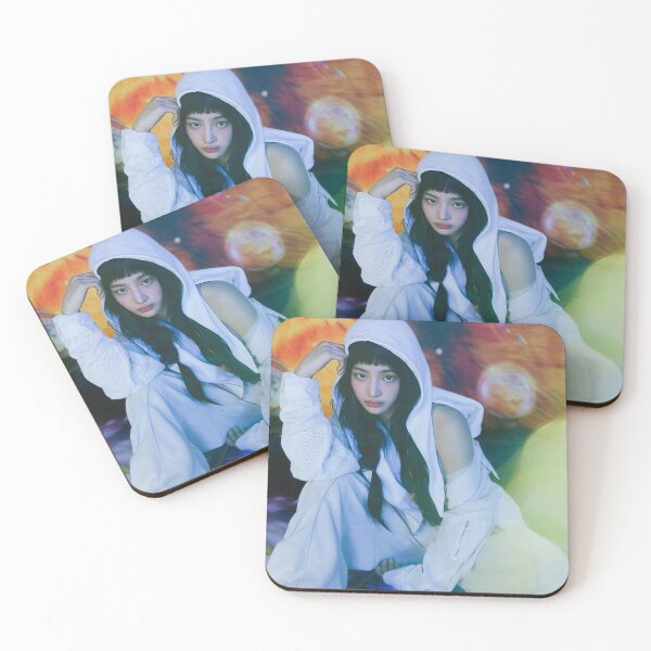 Artikelvorschau, Minji Bubble Gum Super Shy Cool With You ETA Neuer Reißverschluss entworfen und verkauft von Valereekmerch.