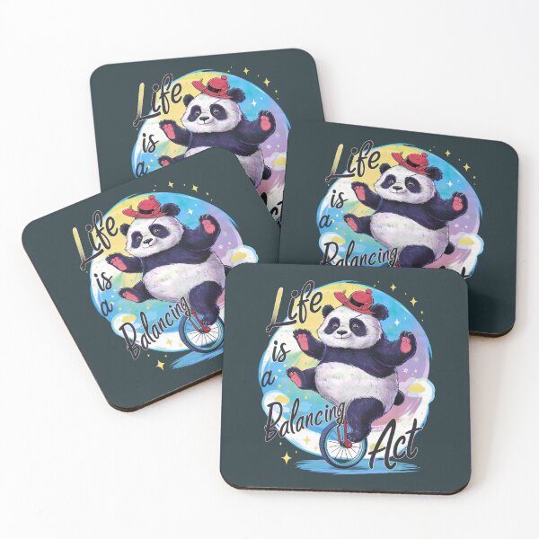 Aperçu de l'œuvre Un t-shirt 2D fantaisiste et vibrant représentant un panda maladroit créée et vendue par The-Chieftain.