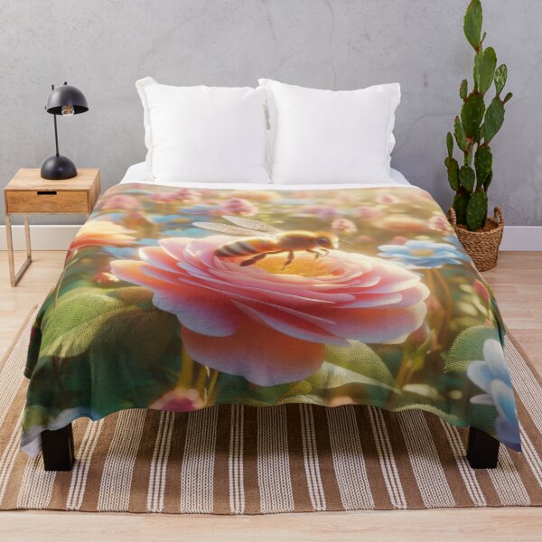 Artikelvorschau, Rosa Rose mit Bienenblumenmustern Hintergrund entworfen und verkauft von Expressions-Sel.