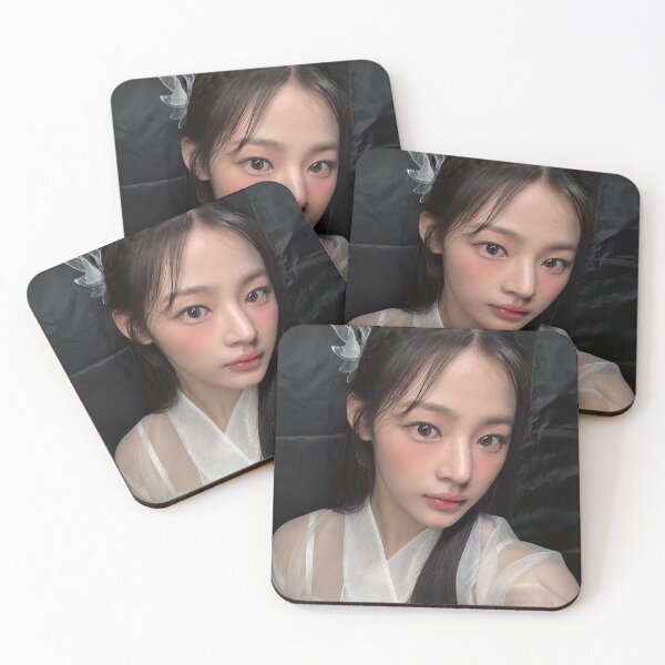 Artikelvorschau, Minji Bubble Gum Super Shy Cool With You ETA Neuer Reißverschluss entworfen und verkauft von Valereekmerch.