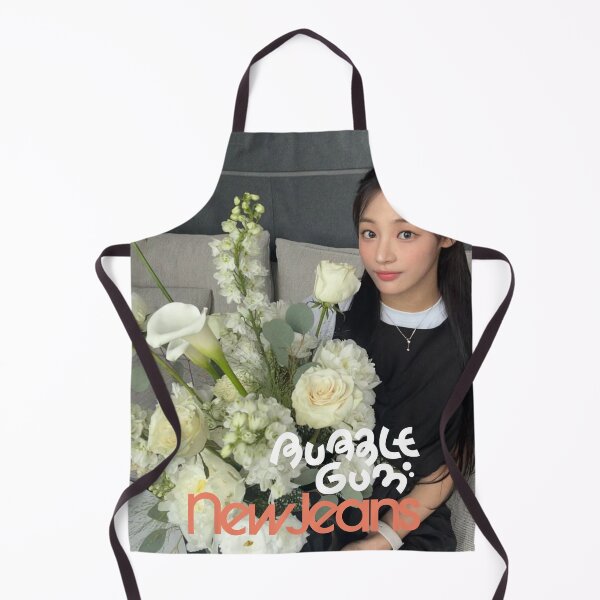 Artikelvorschau, Minji Bubble Gum Super Shy Cool With You ETA Neuer Reißverschluss entworfen und verkauft von Valereekmerch.