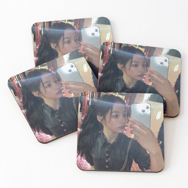 Artikelvorschau, Minji Bubble Gum Super Shy Cool With You ETA Neuer Reißverschluss entworfen und verkauft von Valereekmerch.