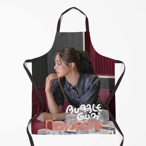 Artikelvorschau, Minji Bubble Gum Super Shy Cool With You ETA Neuer Reißverschluss entworfen und verkauft von Valereekmerch.
